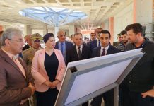 Oran : Soraya Mouloudji visite un centre pour enfants autistes