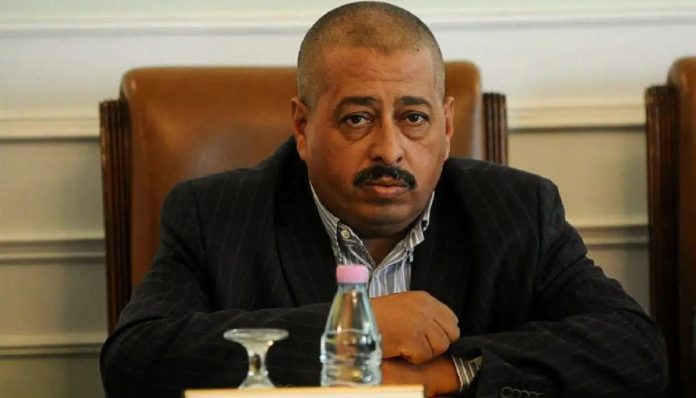 tahkout_homme_affaires.jpg
